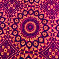 Ornament magenta-gelb-blau