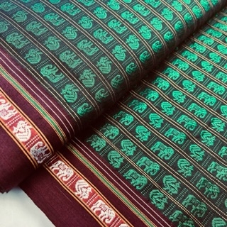 Bordürenstoff Elephant and Peacock grün