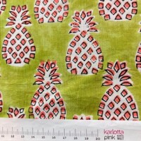 Blockprint Pineapple on green